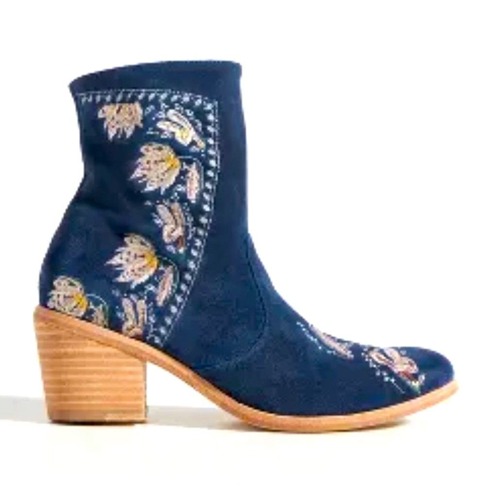 Marco Delli “Maka” embroidered blue suede boots. New in box from Sundance